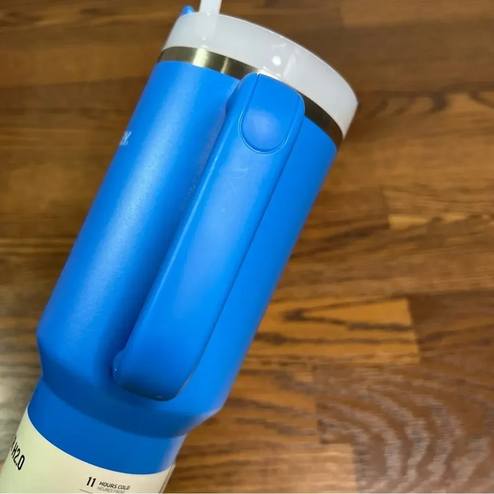 40 oz Stanley The Flowstate Quencher H2.0 Tumbler in Blue on Blue
